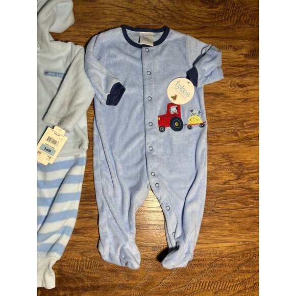 Baby Clothing Two are new with tags, one is lightly used 3-6 and 9 months - Picture 4 of 7